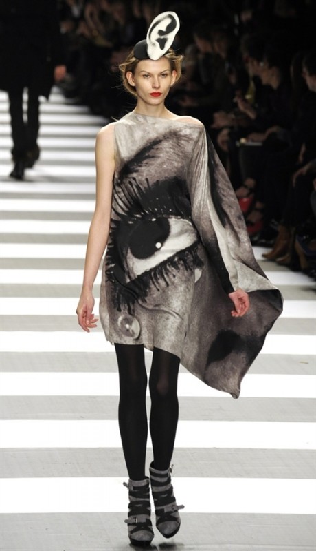 pb-110308-wacky-fashion-eye-ps